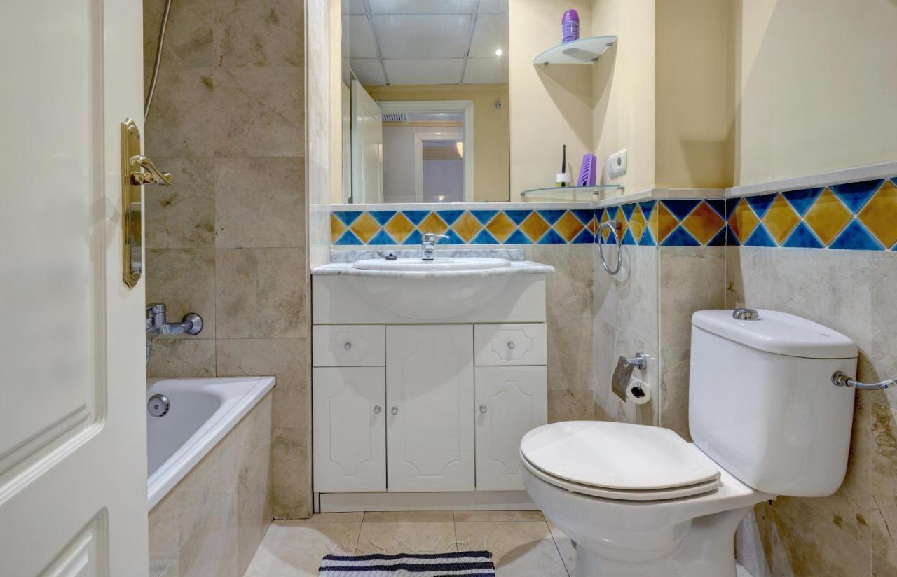 מארבלה First Line Beach Apartment מראה חיצוני תמונה